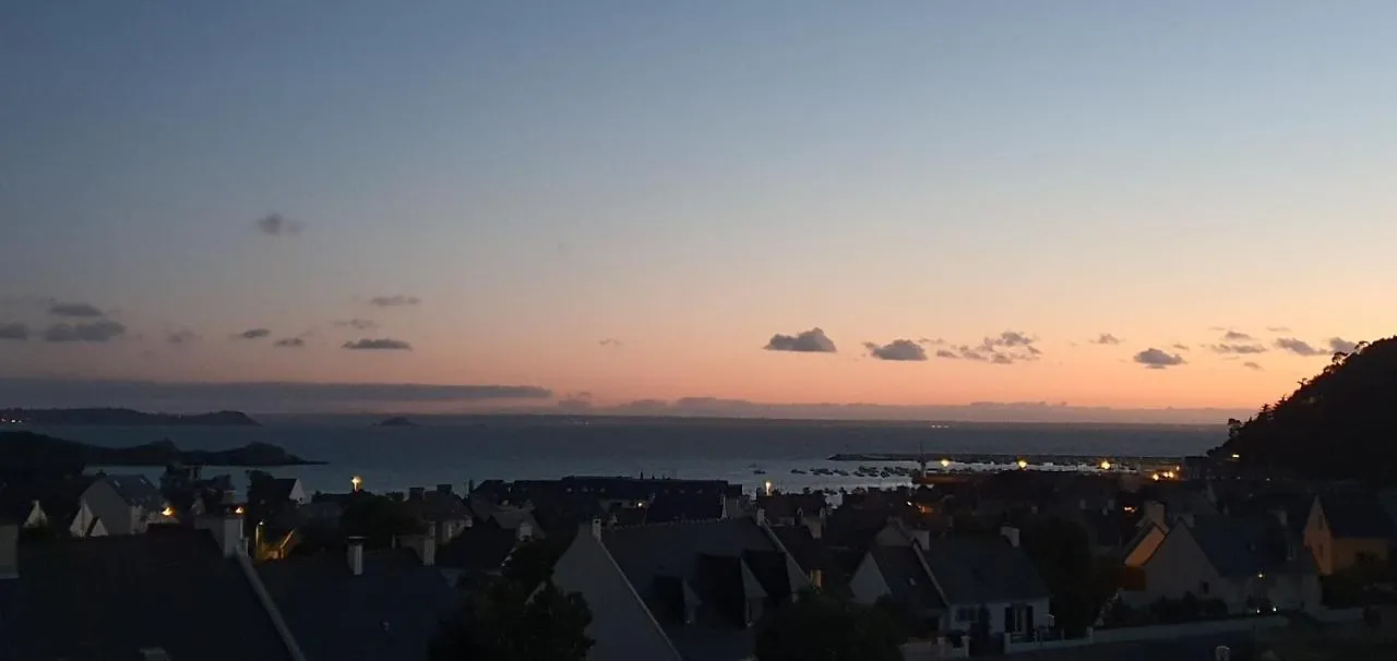 Appartement Bretagne Vue Mer Exceptionnelle Sur Les Hauts D'Erquy Au Calme ! Et Au Pied Du Gr34 Apartment